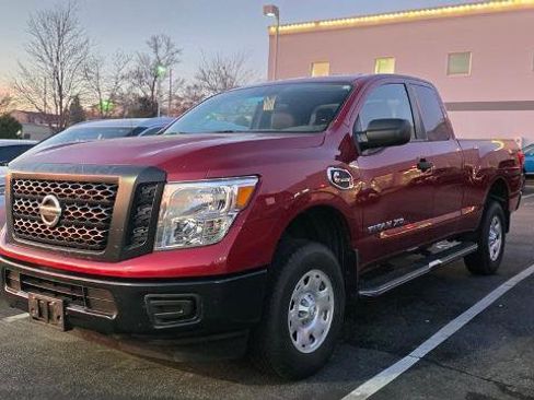 Used 2017 Nissan Titan S image 3