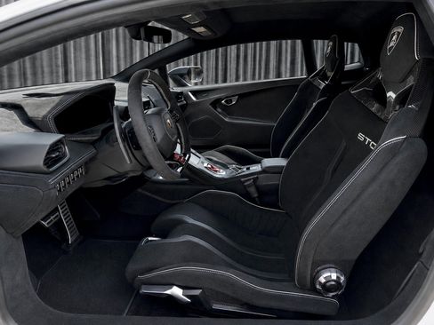 Used 2023 Lamborghini Huracan STO RWD image 6
