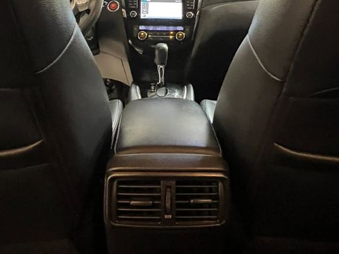 Used 2015 Nissan Rogue SL w/ SL Premium Package FWD image 14