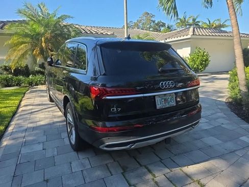Used 2023 Audi Q7 2.0T Premium w/ Towing Package AWD/4WD image 7