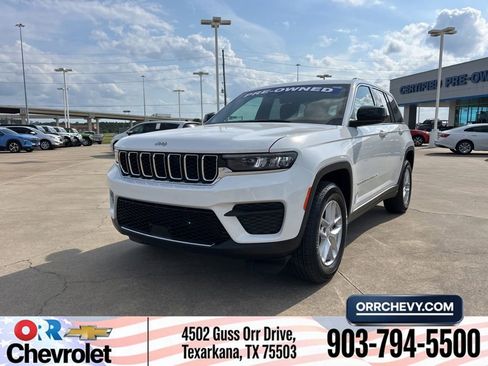Used 2025 Jeep Grand Cherokee Laredo X RWD image 1