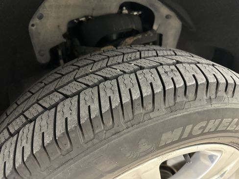 Used 2016 Ford F150 Platinum w/ Equipment Group 701A Luxury image 12