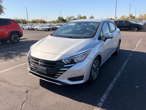 Used 2024 Nissan Versa SV FWD image 2