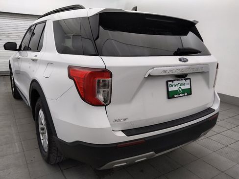 Used 2023 Ford Explorer XLT w/ Equipment Group 202A RWD image 5