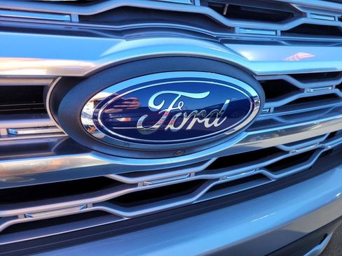 Used 2023 Ford Expedition Max Platinum image 2