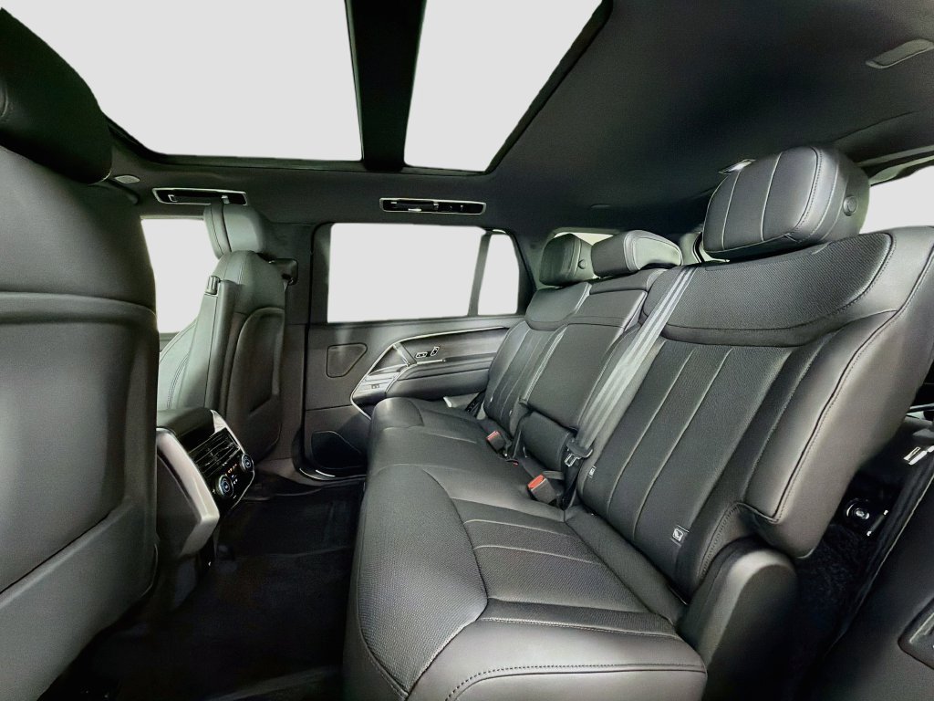 New 2026 Land Rover Range Rover Long Wheelbase SE AWD/4WD image 26