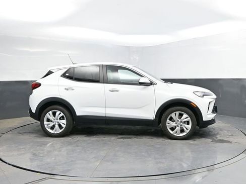 Used 2025 Buick Encore GX Preferred AWD/4WD image 10