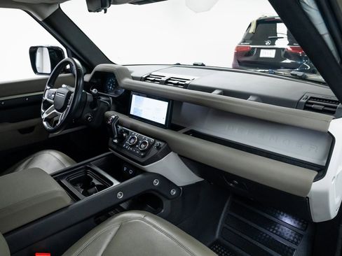 Used 2021 Land Rover Defender 110 SE image 25