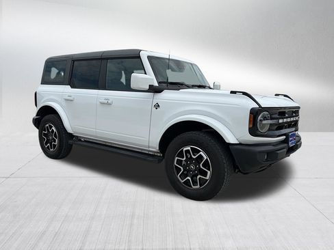 Used 2024 Ford Bronco Outer Banks AWD/4WD image 4