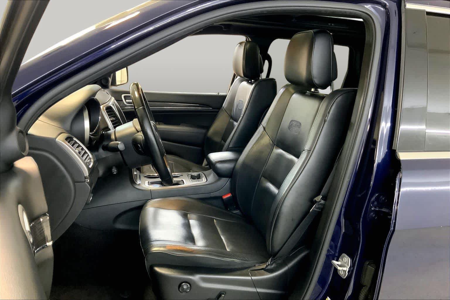 Used 2018 Jeep Grand Cherokee Overland AWD/4WD image 7