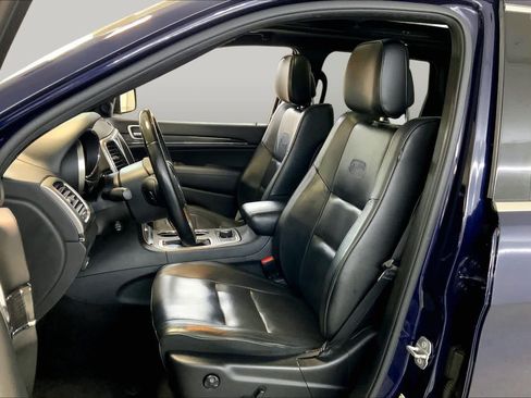 Used 2018 Jeep Grand Cherokee Overland AWD/4WD image 7