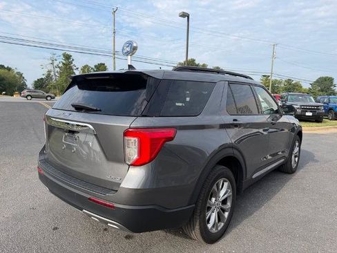Certified 2023 Ford Explorer XLT w/ Equipment Group 202A AWD/4WD image 5