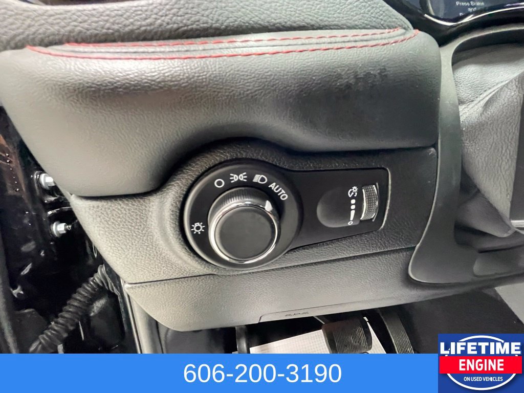 Used 2025 Dodge Durango GT AWD/4WD image 18