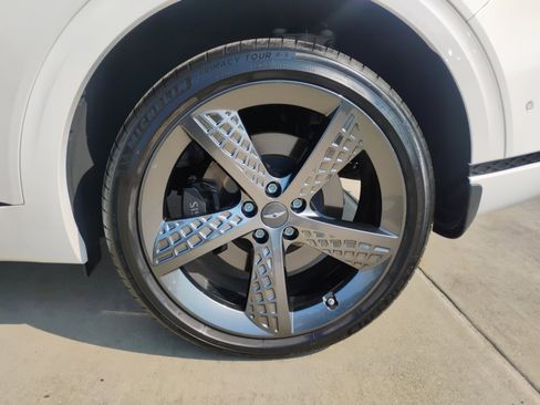 Used 2025 Genesis GV70 3.5T Sport w/ Sport Advanced Package image 26