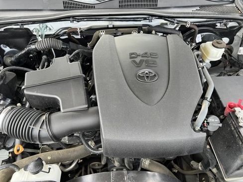 Used 2023 Toyota Tacoma SR AWD/4WD image 30