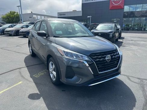 New 2025 Nissan Kicks Play S FWD image 2