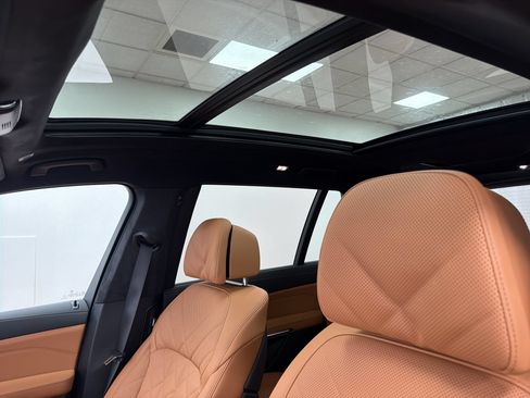Used 2026 BMW X7 xDrive40i w/ M Sport Package AWD/4WD image 14