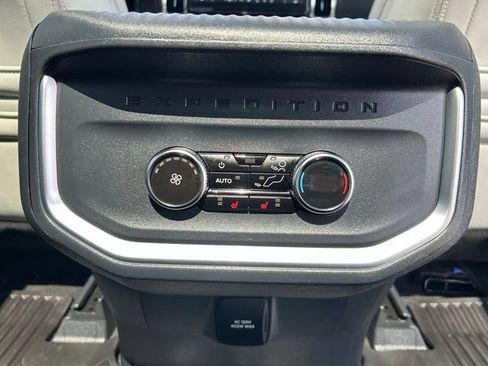 Used 2025 Ford Expedition Max Platinum w/ Driver's Package AWD/4WD image 44