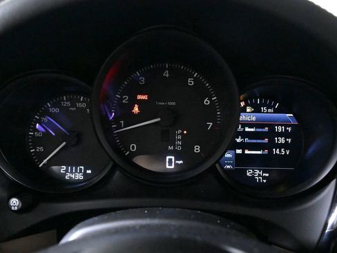 Used 2024 Porsche Macan AWD/4WD image 13
