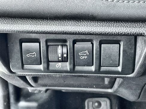 Used 2021 Subaru Outback Limited image 16