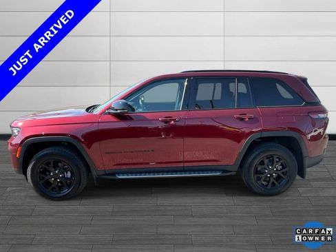 Certified 2024 Jeep Grand Cherokee Altitude AWD/4WD image 7