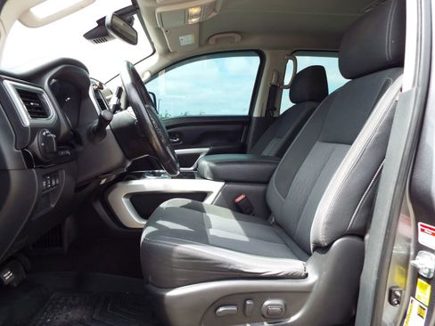 Used 2021 Nissan Titan SV w/ SV Convenience Package AWD/4WD image 21