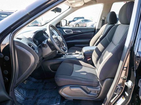 Used 2020 Nissan Pathfinder S FWD image 20