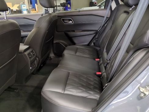 Used 2023 Nissan Rogue Platinum w/ Platinum Premium Package image 19