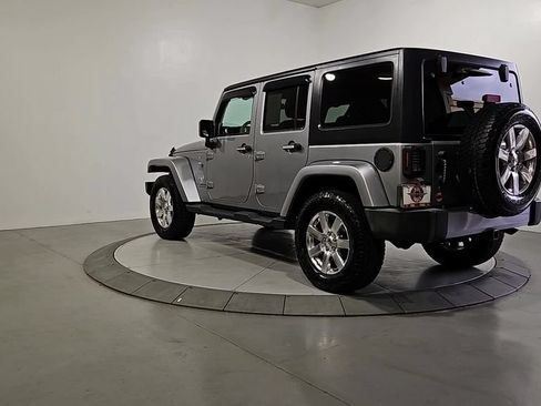 Used 2017 Jeep Wrangler Unlimited Sahara w/ Max Tow Package AWD/4WD image 3