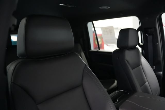 Used 2025 Chevrolet Suburban Z71 AWD/4WD image 24
