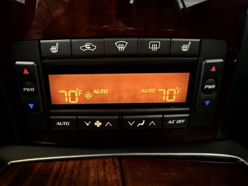 Used 2007 Cadillac XLR RWD image 28