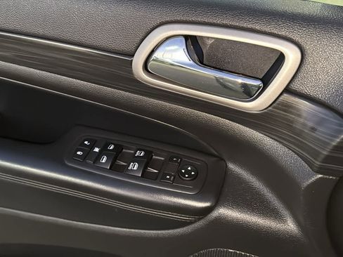 Used 2020 Jeep Grand Cherokee Altitude image 22