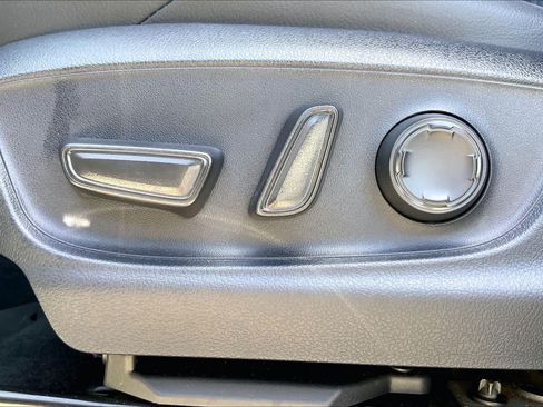 Used 2024 Toyota Tacoma Limited AWD/4WD image 67