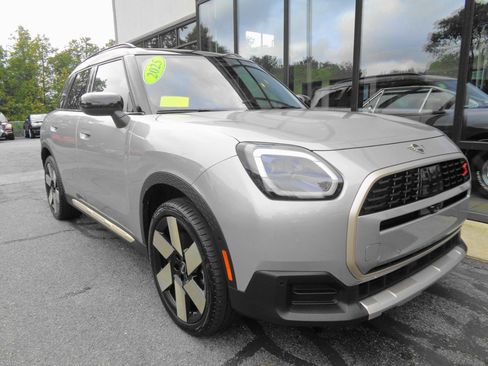 Used 2025 MINI Cooper Countryman S w/ Comfort Package Max AWD/4WD image 3