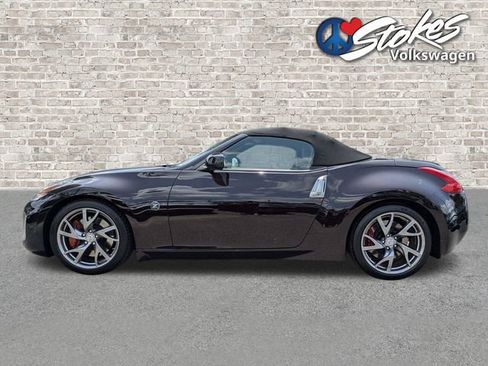 Used 2014 Nissan 370Z Touring w/ Sport Package RWD image 7