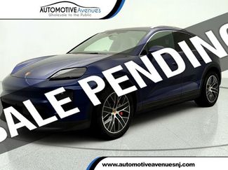Used 2025 Porsche Macan 4S Electric w/ Premium Package AWD/4WD video 1