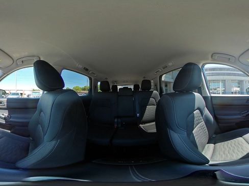 Used 2025 Nissan Pathfinder SV image 45