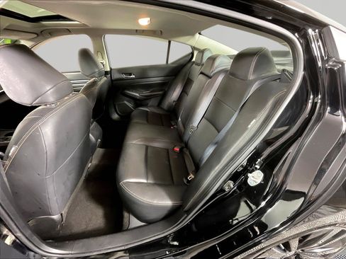 Used 2022 Nissan Altima 2.5 SR w/ Midnight Edition Package FWD image 22