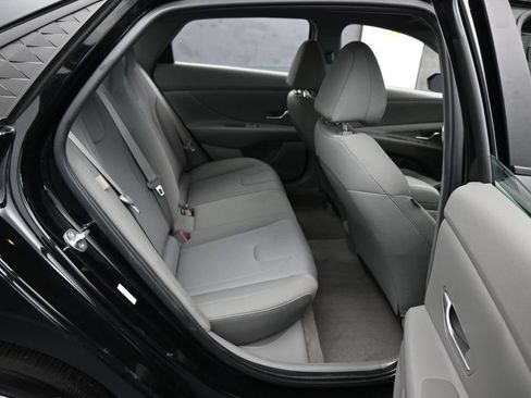 Used 2024 Hyundai Elantra SE FWD image 33