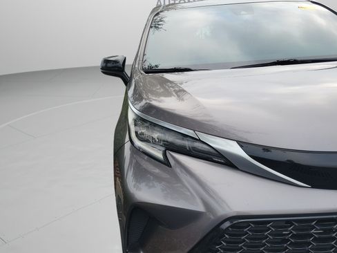 Used 2022 Toyota Sienna XSE FWD image 14