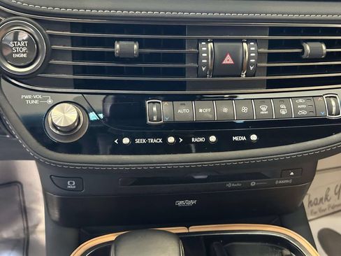 Used 2022 Lexus LS 500 w/ Interior Upgrade Package RWD image 16