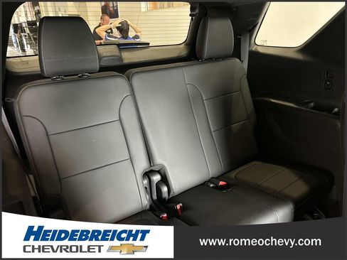 Certified 2023 Chevrolet Traverse LT w/ LT Premium Package AWD/4WD image 36