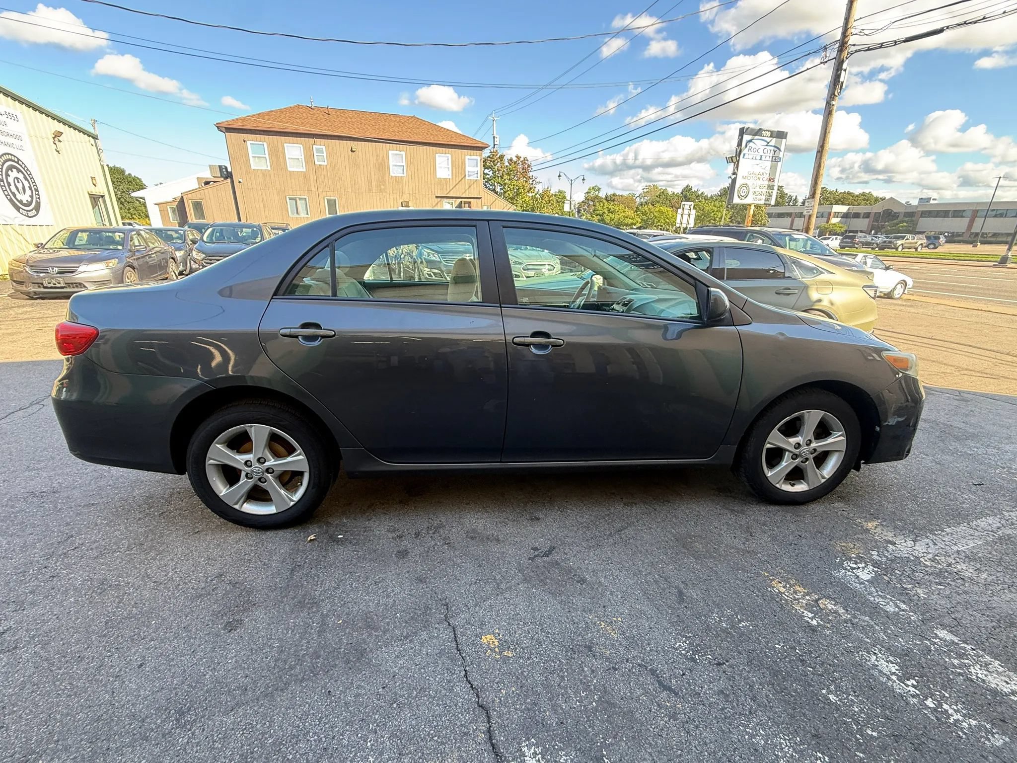 Used 2011 Toyota Corolla LE FWD image 4