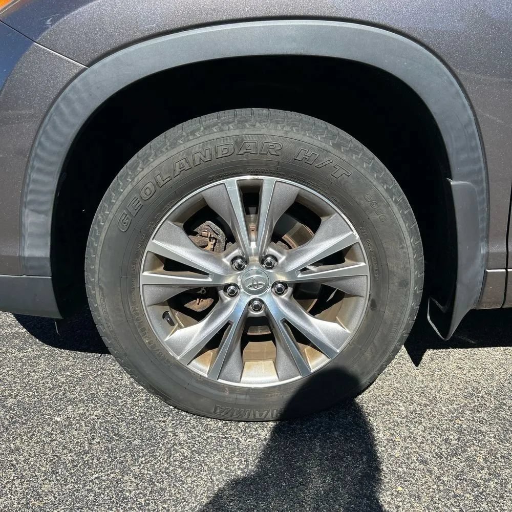 Used 2014 Toyota Highlander XLE AWD/4WD image 11