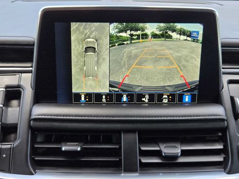 Certified 2022 Chevrolet Tahoe LT w/ Luxury Package AWD/4WD image 18