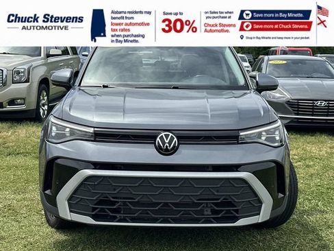 Used 2025 Volkswagen Taos SE FWD image 3