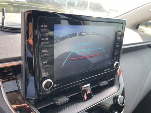 Used 2022 Toyota Corolla LE image 9