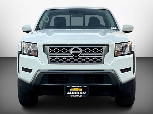Used 2022 Nissan Frontier SV image 3