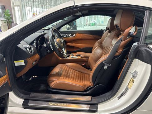 Used 2013 Mercedes-Benz SL 550 w/ Premium Pkg image 54