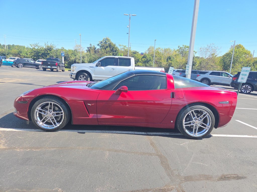 Used 2006 Chevrolet Corvette Coupe w/ Preferred Equipment Group RWD image 4